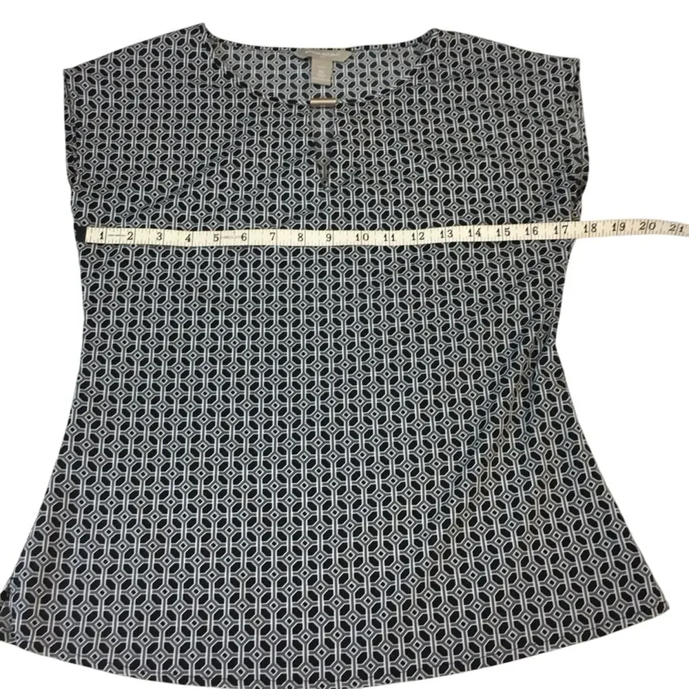 Banana Republic Black Gray Geometric Trellis Print Popover Top Split Scoop Neck